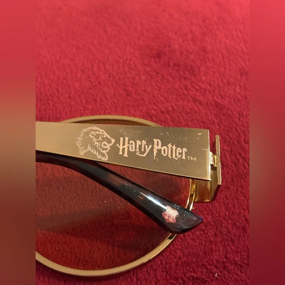 Official Harry Potter Hogwarts Gold Round Sunglasses + Trifold Case‎